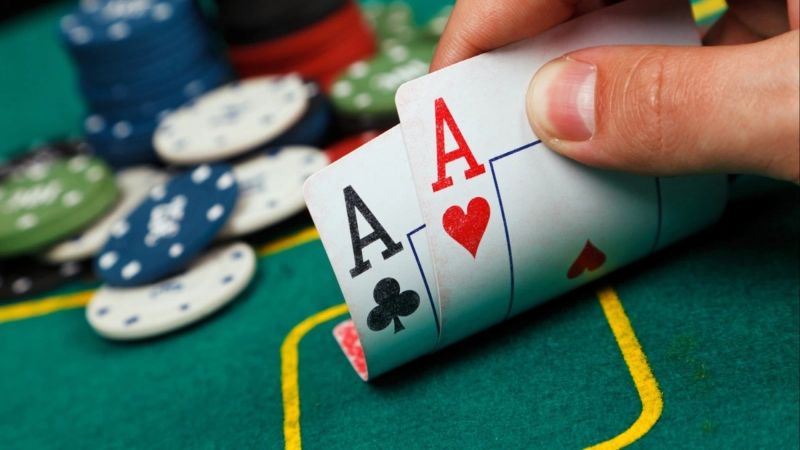 Tóm tắt thông tin về game bài đình đám - Poker 