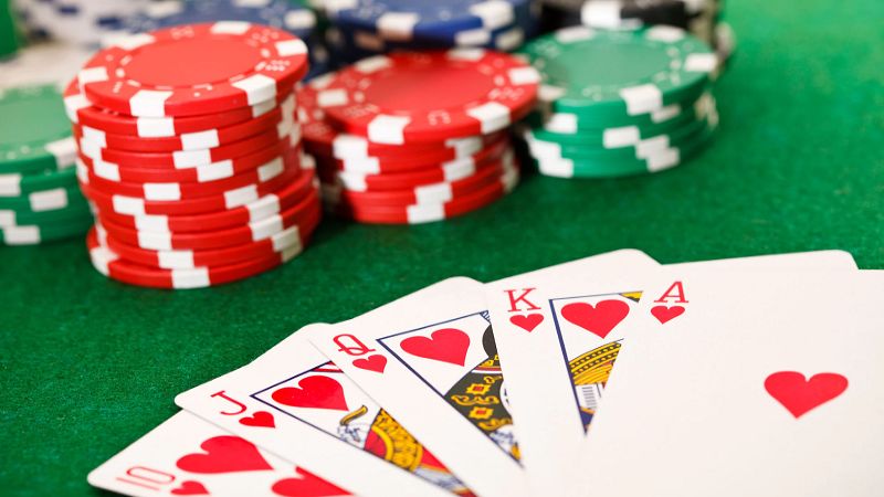Những lệnh được sử dụng trong các vòng cược của Poker 